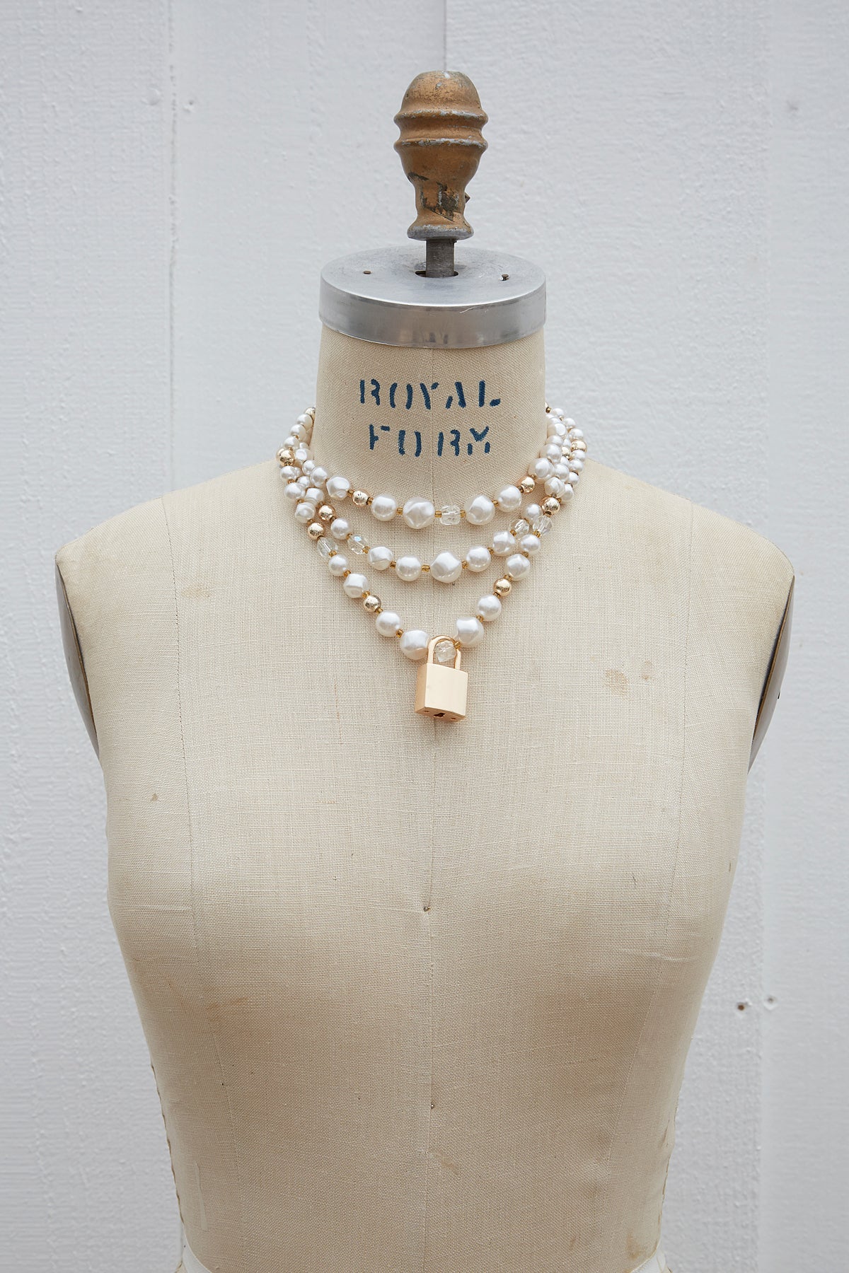 Pearl & Gold Punk Lock Necklace