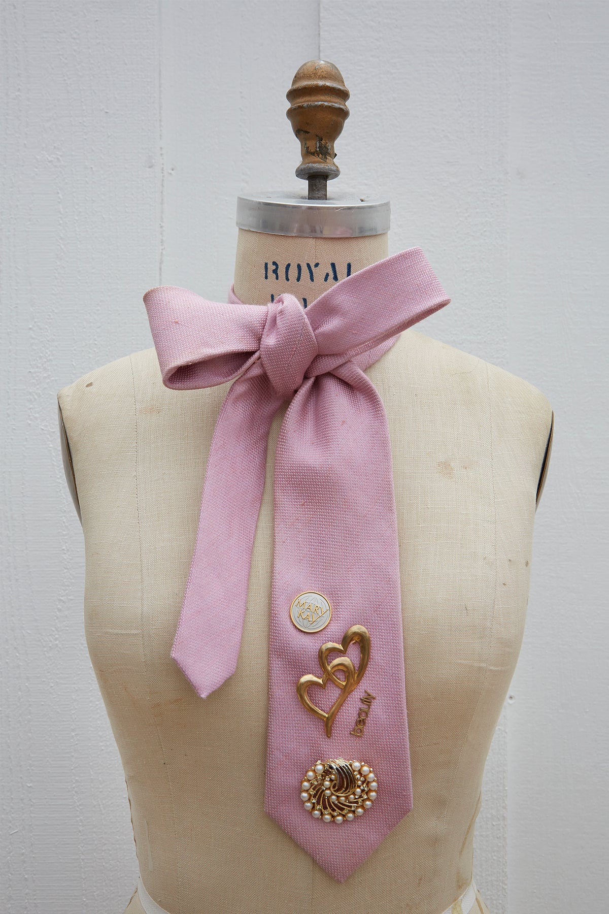 Pink Beauty Broach Tie